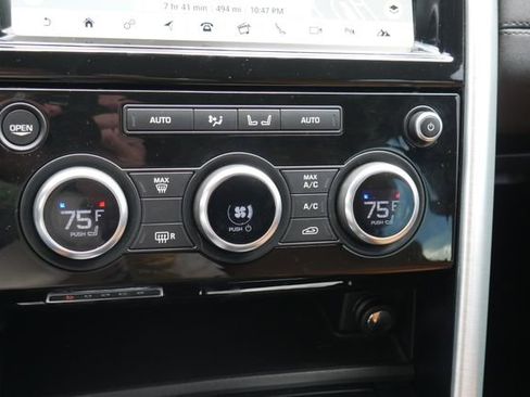 Used 2017 Land Rover Discovery HSE AWD/4WD image 23