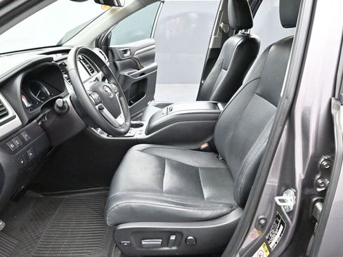 Used 2019 Toyota Highlander Limited AWD/4WD image 14