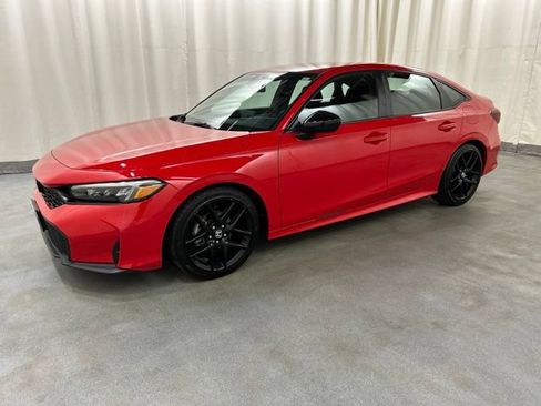 Used 2025 Honda Civic Sport image 2