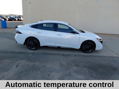 New 2026 Nissan Sentra SR w/ Floor Mat Package image 3