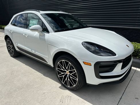 Used 2026 Porsche Macan AWD/4WD image 11