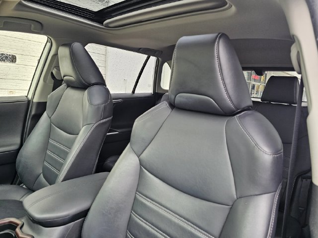 Used 2021 Toyota RAV4 Limited AWD/4WD image 20