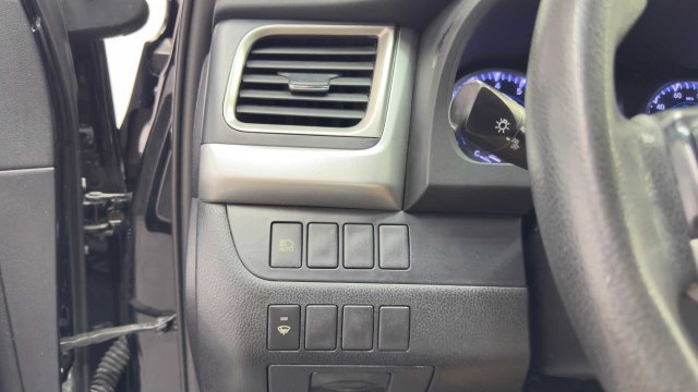 Used 2019 Toyota Highlander LE FWD image 31
