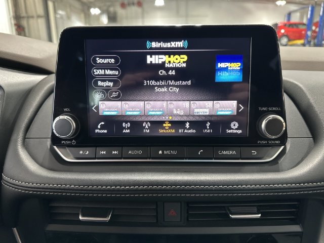 Used 2023 Nissan Rogue SV AWD/4WD image 16