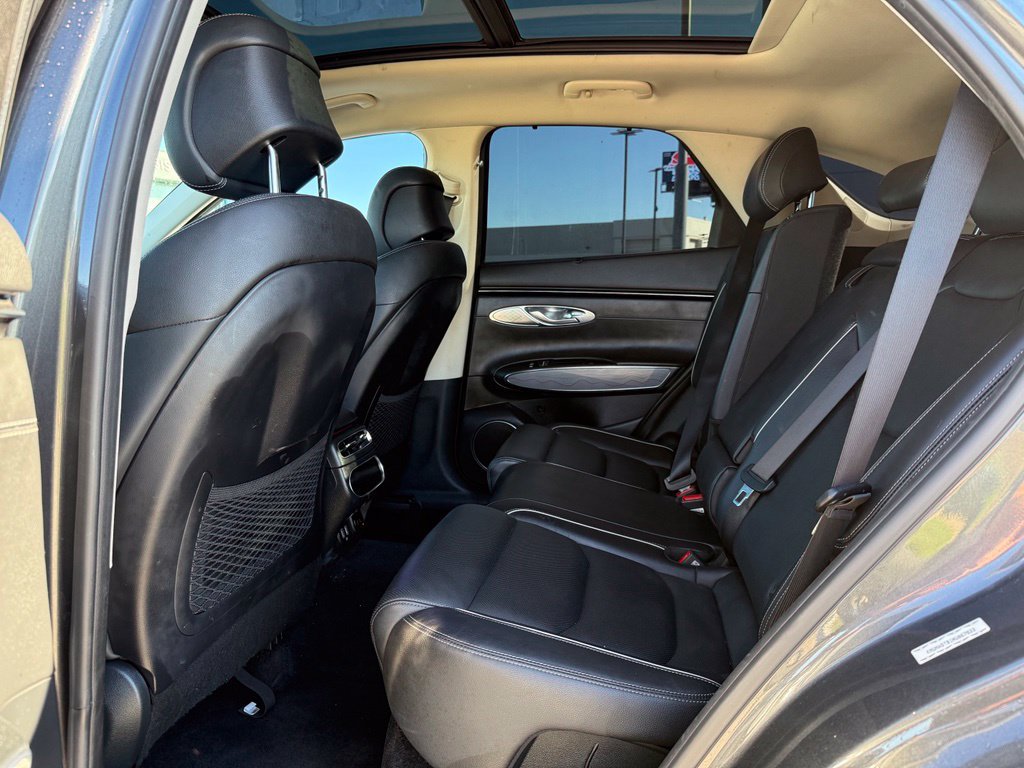 Used 2022 Genesis GV70 2.5T w/ Advanced Package AWD/4WD image 18