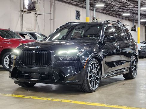 Used 2024 BMW X7 xDrive40i w/ M Sport Package AWD/4WD image 4