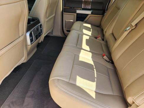 Used 2020 Ford F150 Lariat RWD image 12