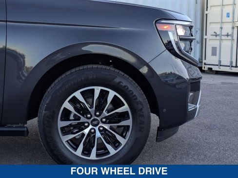 Certified 2025 Ford Expedition Max Platinum image 11