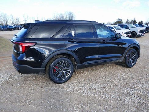 New 2026 Ford Explorer ST-Line w/ ST-Line Street Pack image 4