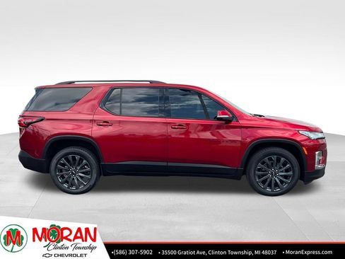 Certified 2023 Chevrolet Traverse RS w/ LPO, Floor Liner Package AWD/4WD image 7
