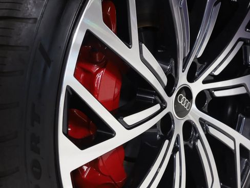 Used 2025 Audi S8 image 23