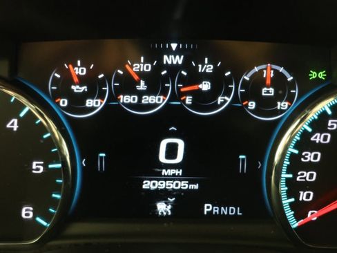 Used 2019 Chevrolet Suburban Premier AWD/4WD image 13