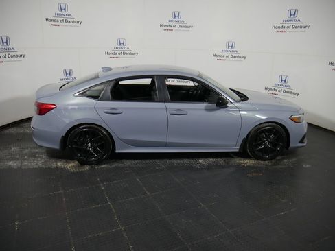 Used 2023 Honda Civic Sport image 3