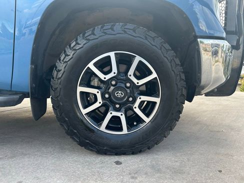 Used 2020 Toyota Tundra Limited w/ Limited Premium Package AWD/4WD image 32