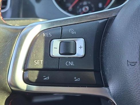 Used 2015 Volkswagen GTI 4-Door FWD image 15