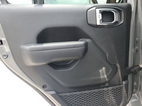 Used 2021 Jeep Wrangler Unlimited Sport image 26