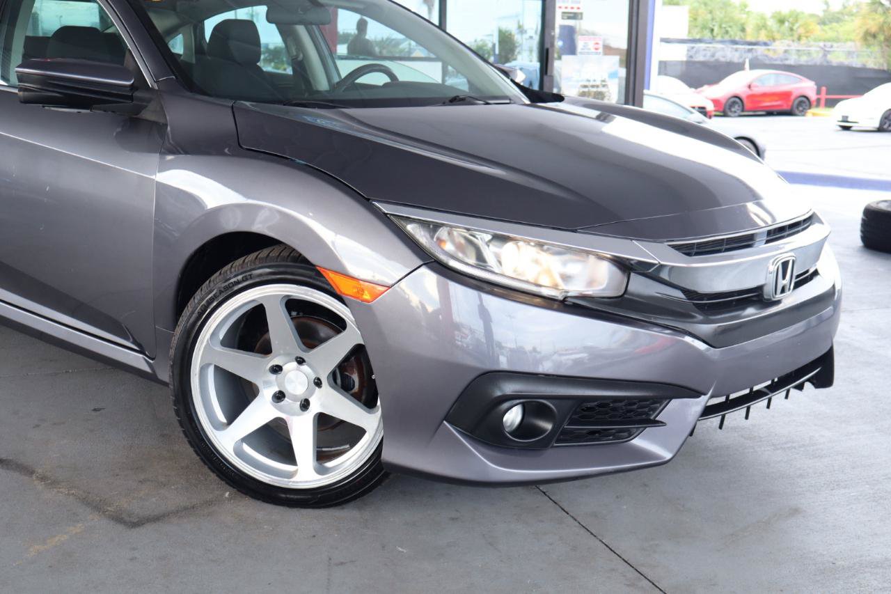 Used 2017 Honda Civic EX-T image 2