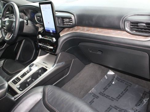 Used 2022 Ford Explorer Platinum w/ Equipment Group 601A image 35