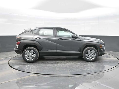 New 2026 Hyundai Kona SE image 9