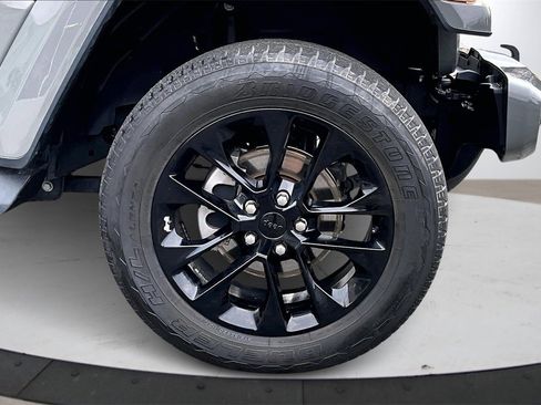 Certified 2022 Jeep Wrangler Unlimited Sahara image 33