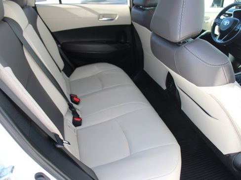 Certified 2023 Toyota Corolla Cross XLE image 18