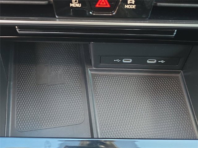 Used 2024 Volkswagen Atlas SE w/ Panoramic Sunroof Package FWD image 19