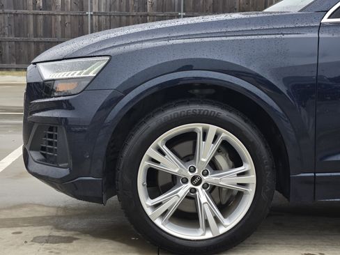 Used 2023 Audi Q8 Premium image 6