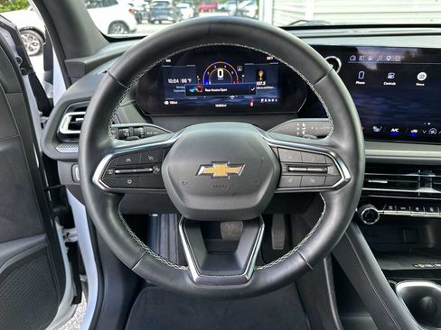 Certified 2026 Chevrolet Traverse LT FWD image 20