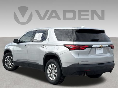 Used 2022 Chevrolet Traverse LS FWD image 6
