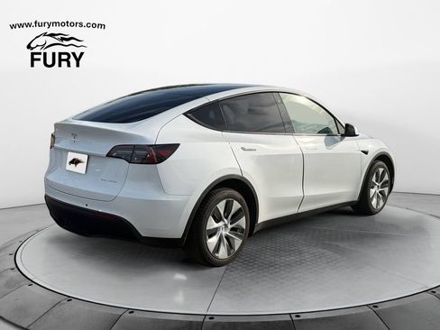 Used 2022 Tesla Model Y Long Range AWD/4WD image 4