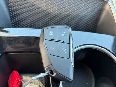 Used 2025 Chevrolet Equinox LT FWD image 22