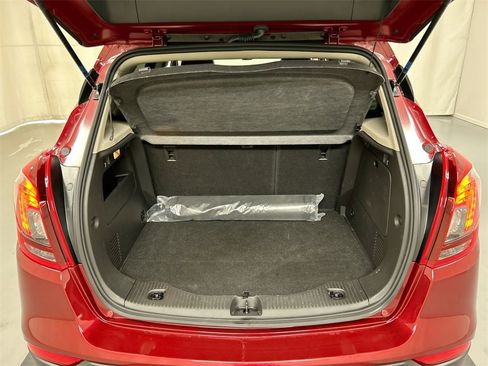 Certified 2022 Buick Encore Preferred w/ Safety Package image 21