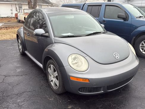 Used 2006 Volkswagen Beetle Coupe image 3