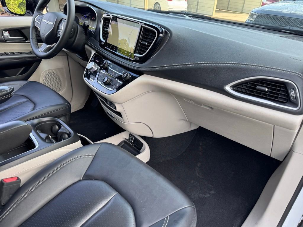 Used 2024 Chrysler Pacifica Limited FWD image 20