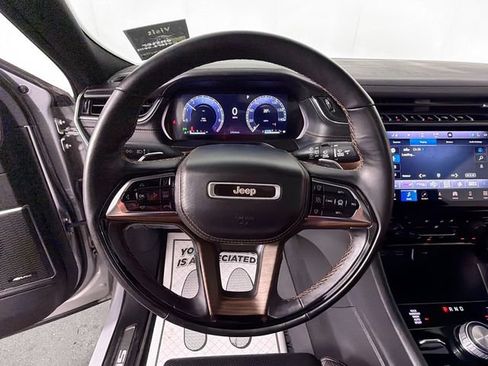 Used 2023 Jeep Grand Cherokee Summit AWD/4WD image 11