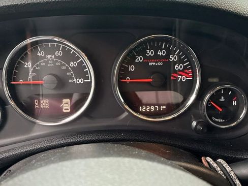 Used 2016 Jeep Wrangler Unlimited Rubicon AWD/4WD image 5