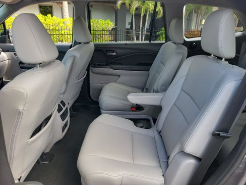 Used 2019 Honda Pilot Elite image 17