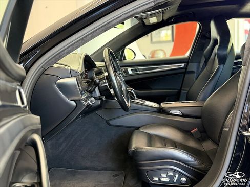 Used 2017 Porsche Panamera Turbo w/ Sport Package AWD/4WD image 36
