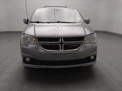 Used 2020 Dodge Grand Caravan SXT image 14