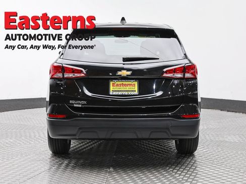 Used 2022 Chevrolet Equinox LS w/ LS Convenience Package FWD image 6
