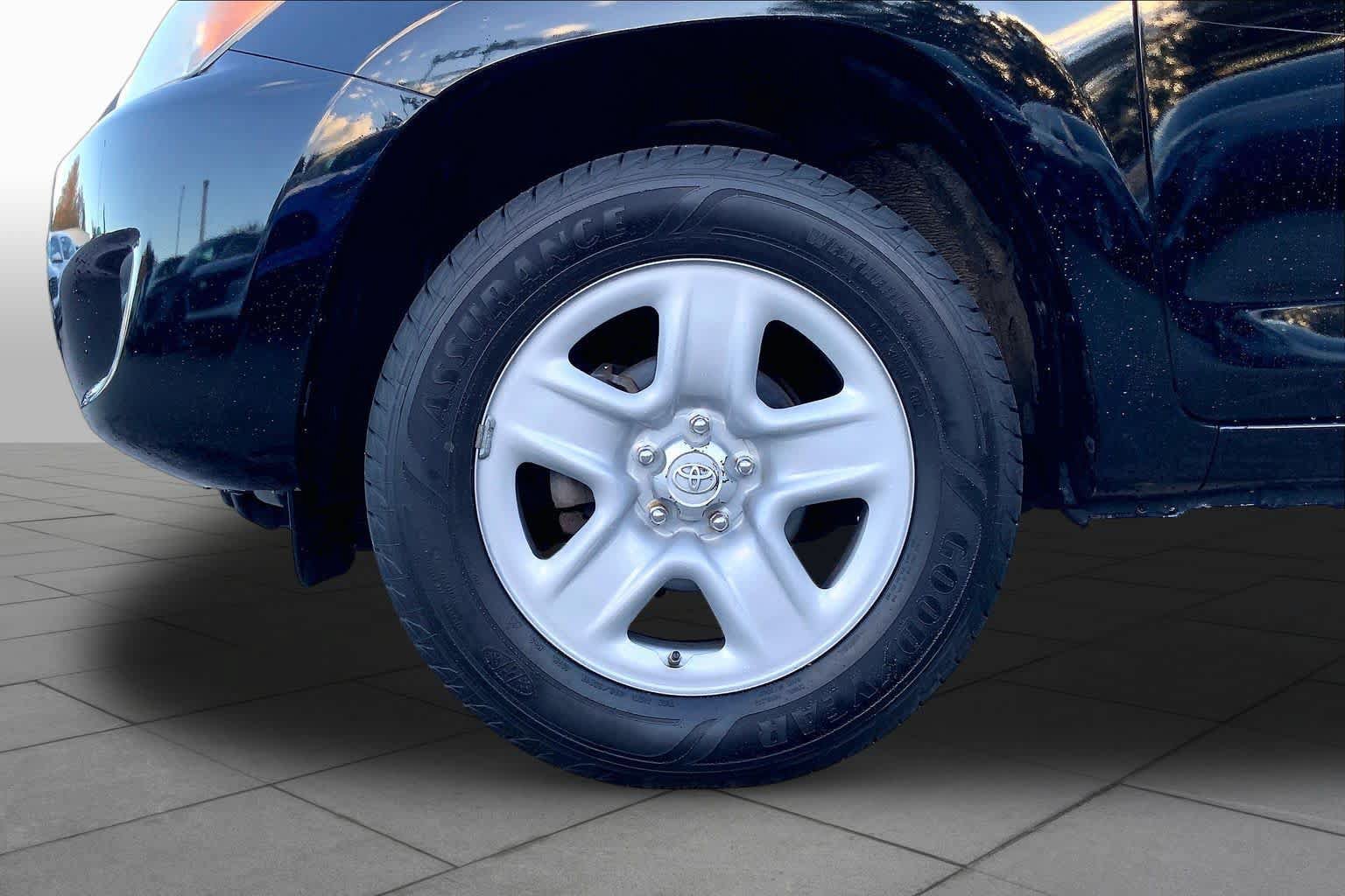 Used 2012 Toyota RAV4 4WD w/ Value Pkg image 10