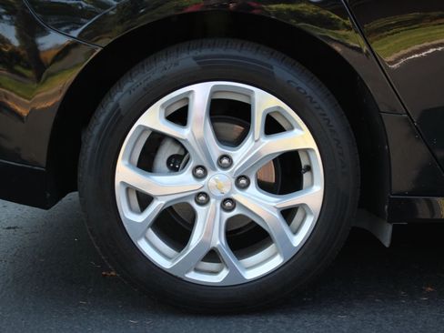 Used 2017 Chevrolet Volt Premier FWD image 27