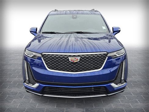 Certified 2025 Cadillac XT6 Premium Luxury image 2