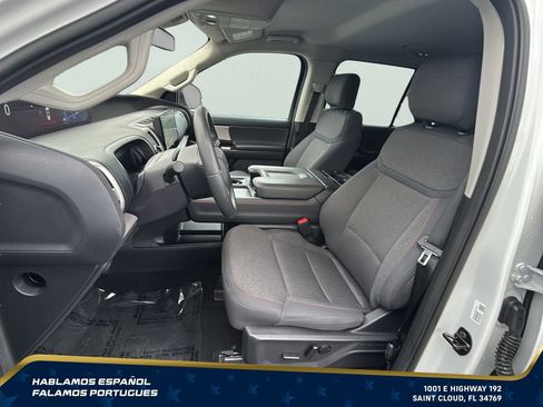 Used 2025 Ford Expedition Max Active AWD/4WD image 12