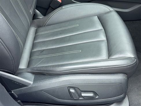 Used 2023 Audi A4 2.0T Premium w/ Convenience Package image 47