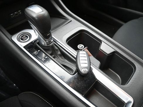 Used 2022 Nissan Sentra SV w/ All-Weather Package FWD image 5