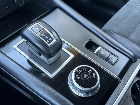 Used 2024 Mitsubishi Outlander SE image 24