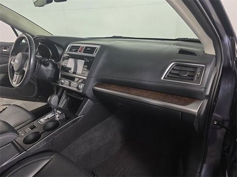 Used 2017 Subaru Outback 2.5i Limited image 17