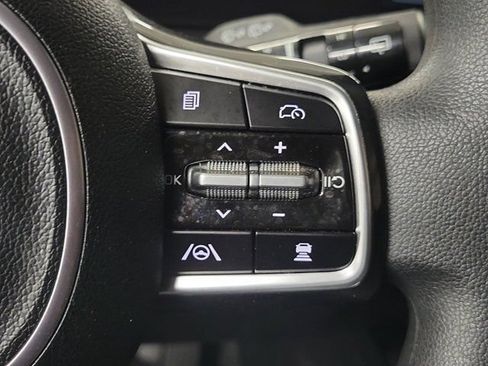 Certified 2024 Kia Sorento LX FWD image 27