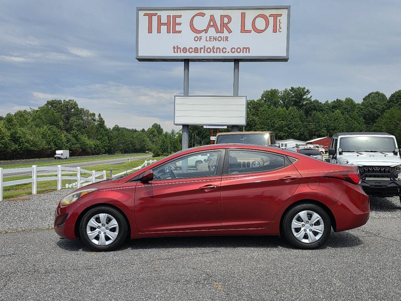 Used 2016 Hyundai Elantra SE FWD image 2